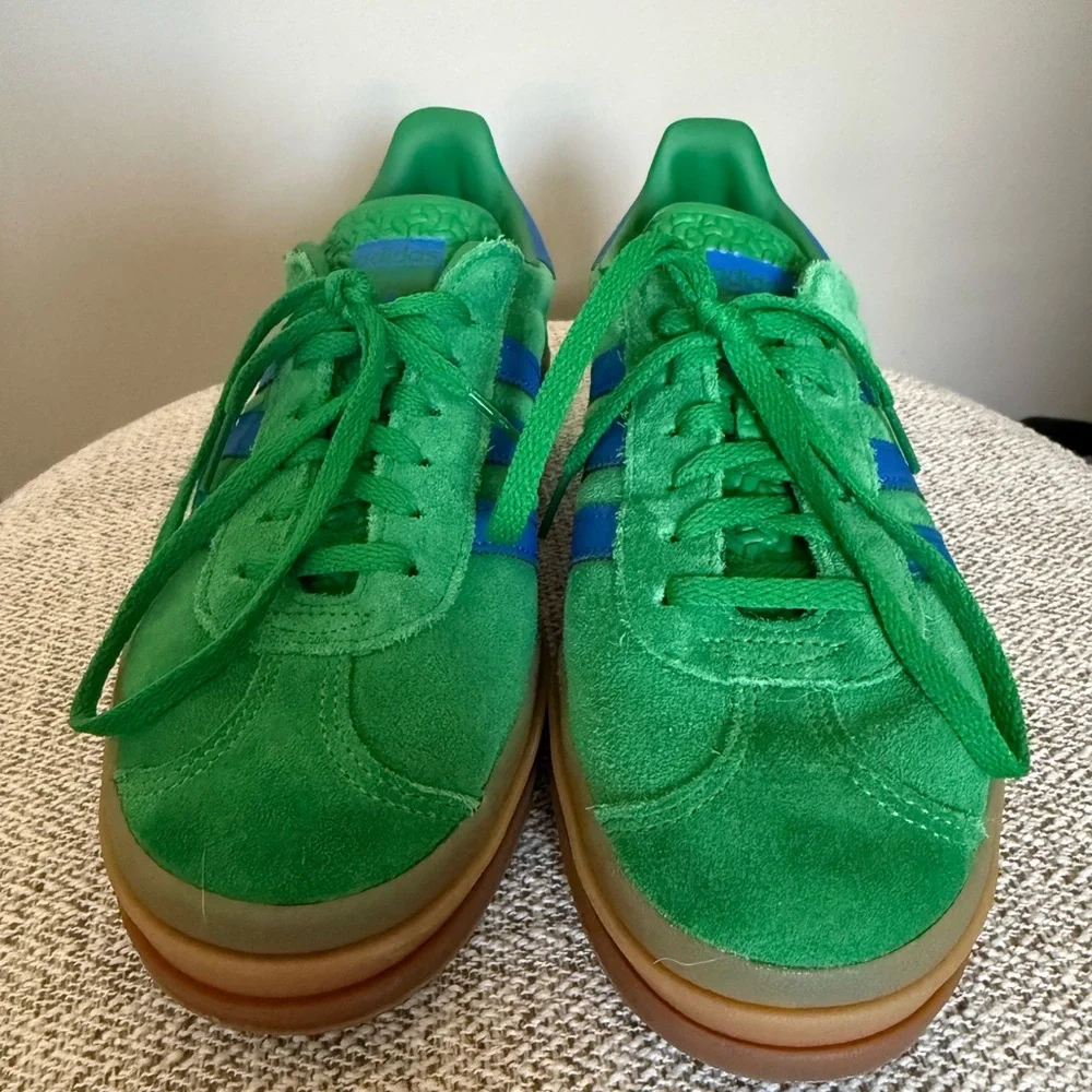 Adidas Gazelle Green with Blue Stripes - Picture 2 of 5